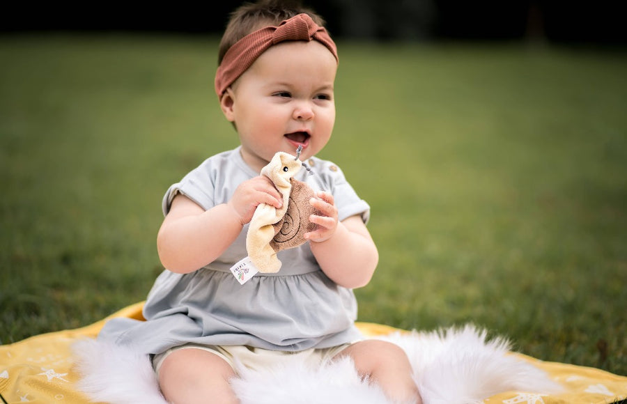 Organic Crinkle Toy - Snail
