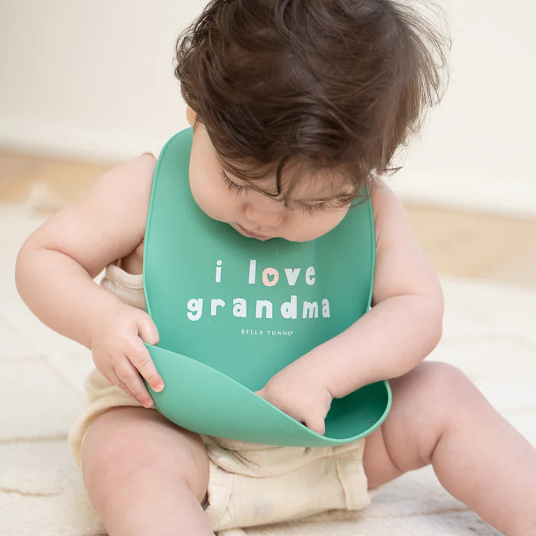 Wonder Bib - I Love Grandma
